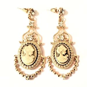 BROWN CAMEO RESIN RHINESTONE DANGLE BOXED EARRINGS